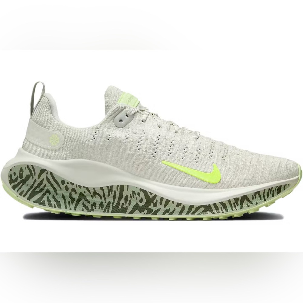 Nike ReactX Infinity Run 4
Barely Volt Cargo Khaki. Size 8